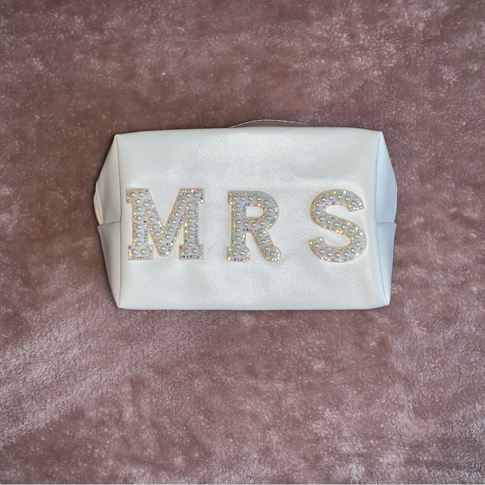 NWOT MRS makeup bag 🌟